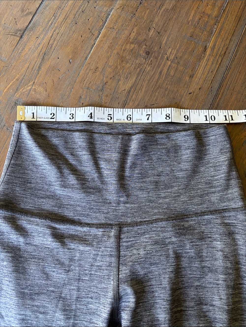 Lululemon size 4 gray 30” leggings - Picture 9 of 16